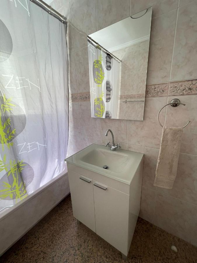 Encantadora Habitacion Privada Cerca Del Mar Málaga Eksteriør billede