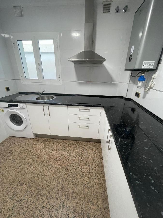 Encantadora Habitacion Privada Cerca Del Mar Málaga Eksteriør billede